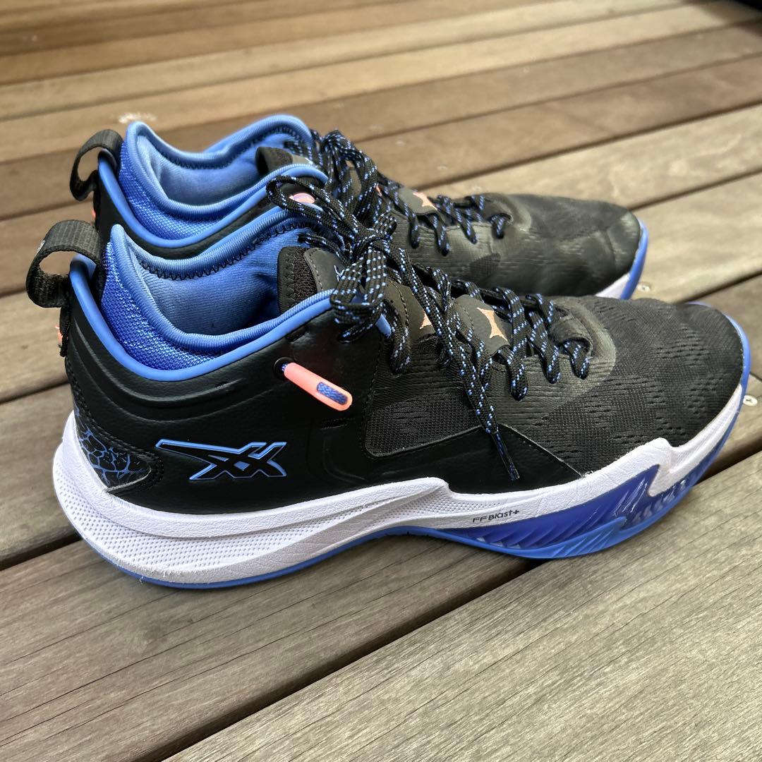 【しょーた】NOVA SURGE LOW 2 26.5cm