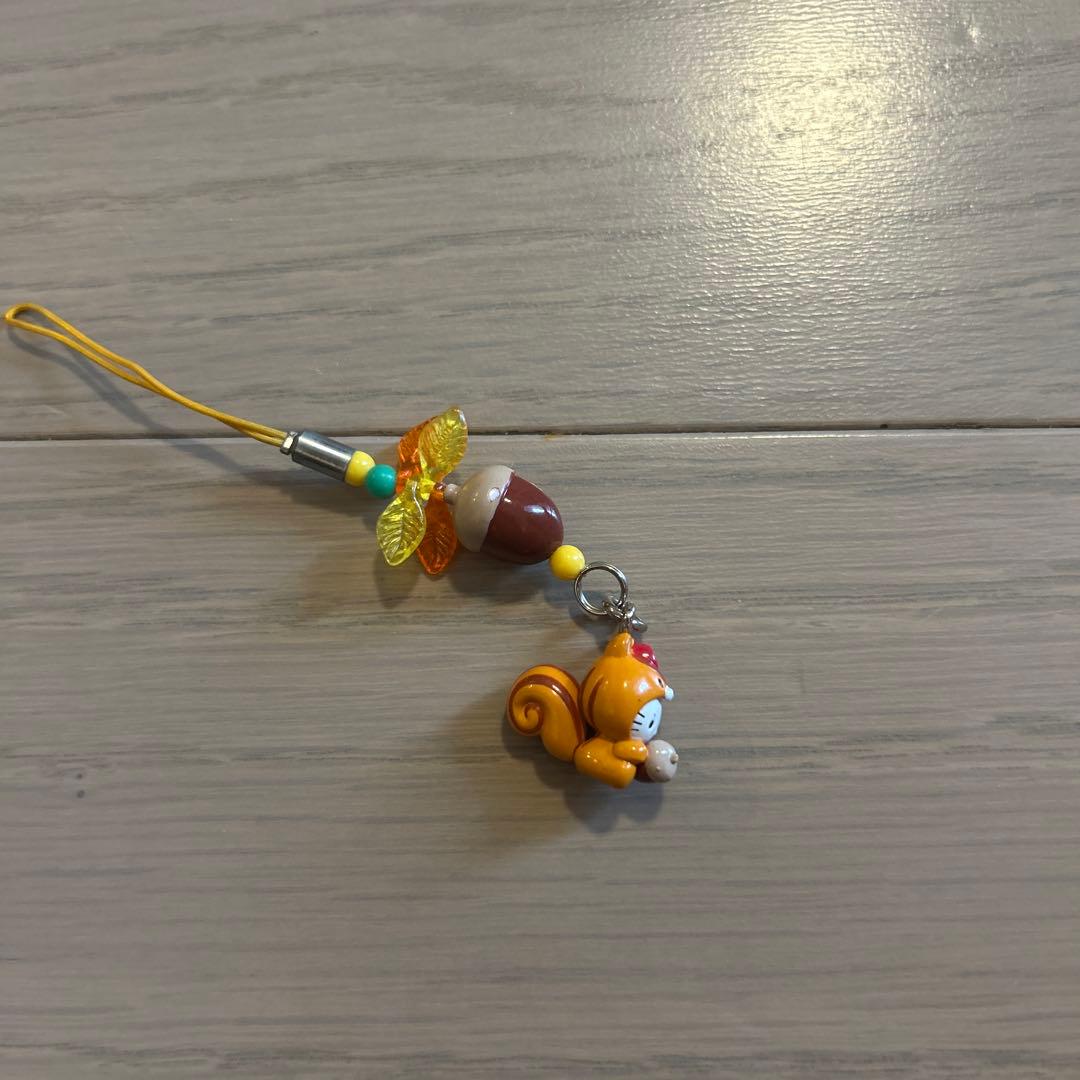 激レア　ご当地キティ　秋限定　りす　ハローキティ