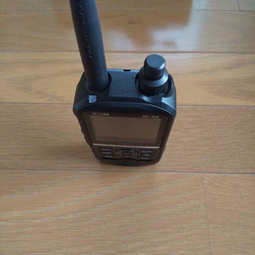 ICOM ID-52 無線機 本体と付属品