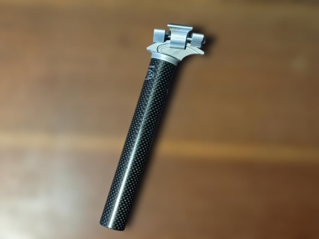 USE1.com カーボンシートポスト 実測径24.9mm 希少径