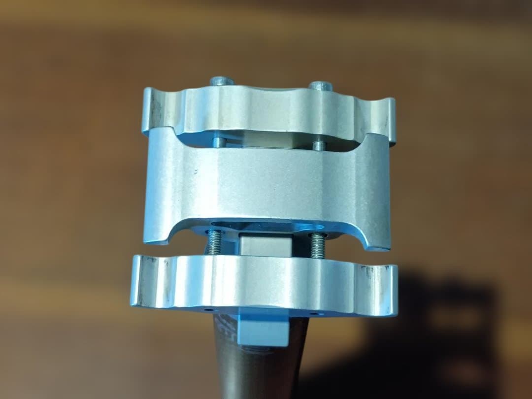 USE1.com カーボンシートポスト 実測径24.9mm 希少径