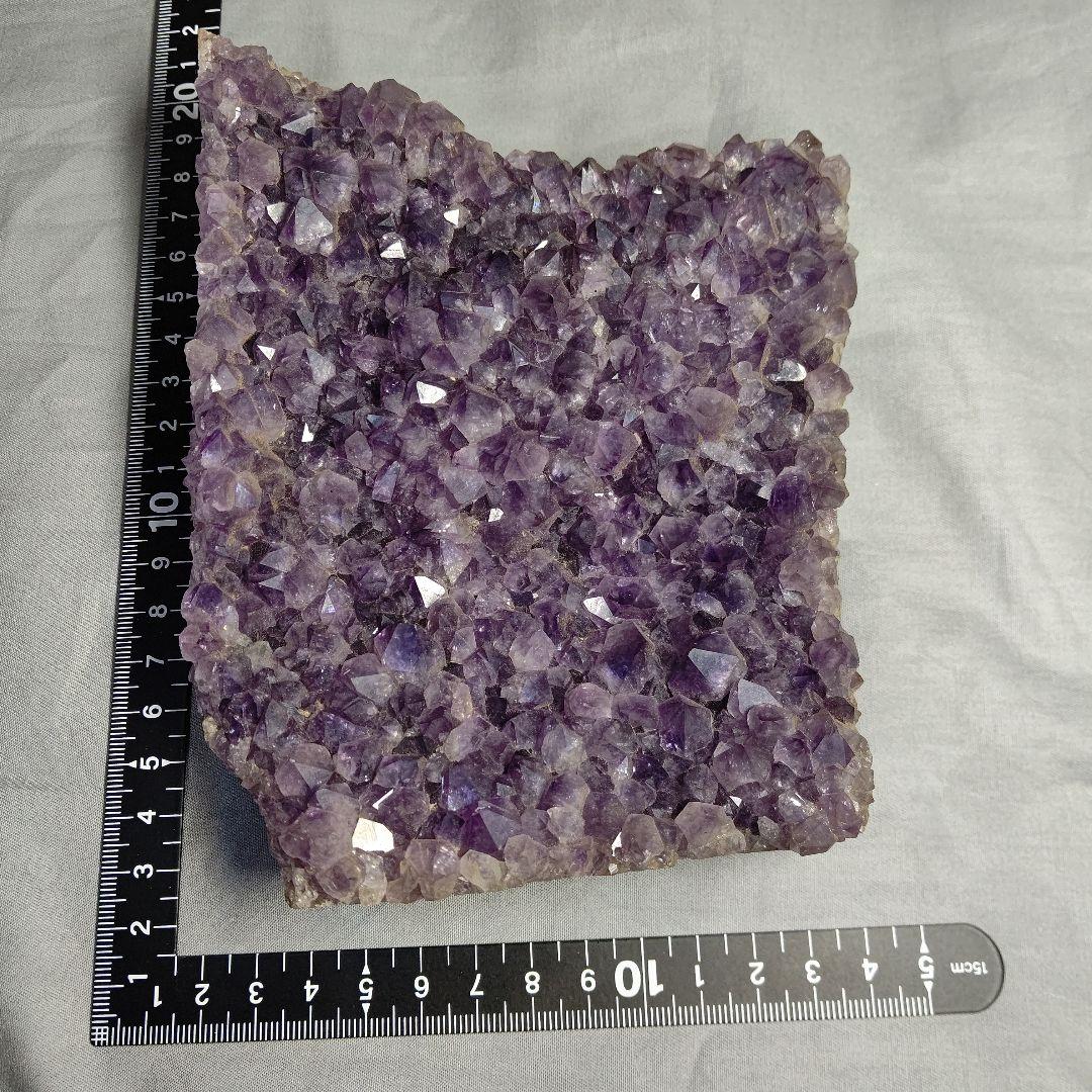 アメジスト1.35kg 原石 紫色 結晶