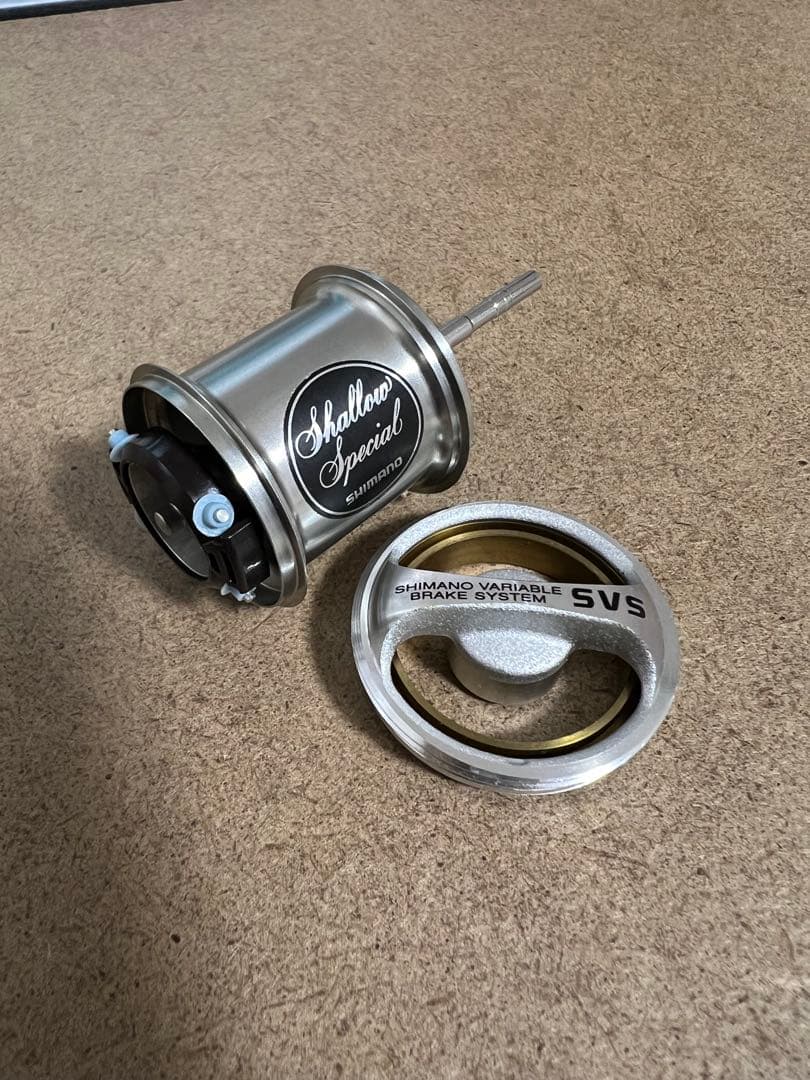 カルカッタコンクエスト50S 51S　シャロースペシャル スプール＋留め具