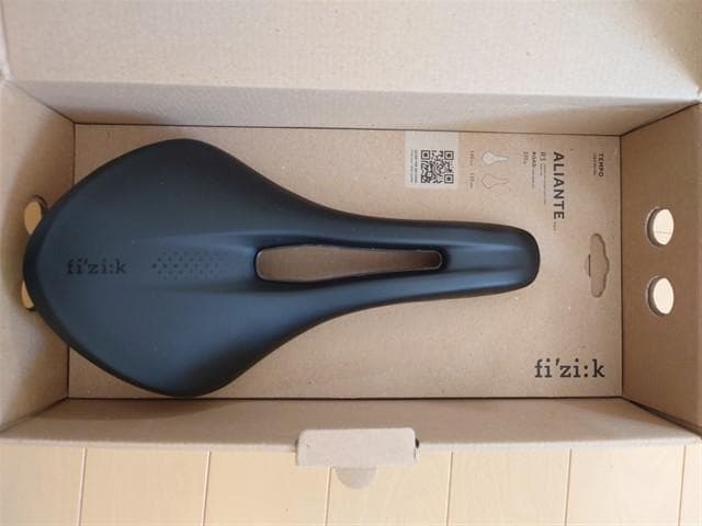 フィジーク ALIANTE R3 サドル 145mm ブラック 新品未使用品