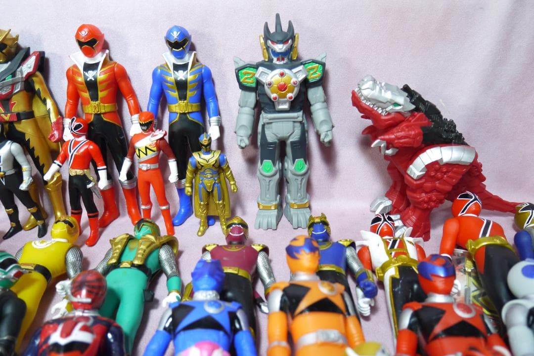 スーパー戦隊シリーズ　ソフビヒーロー　など　180体