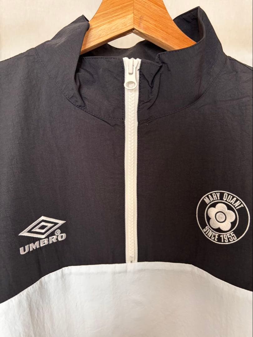 新品紙タグ付き❗️マリークワント×umbroコラボウィンドブレーカーハーフジップ