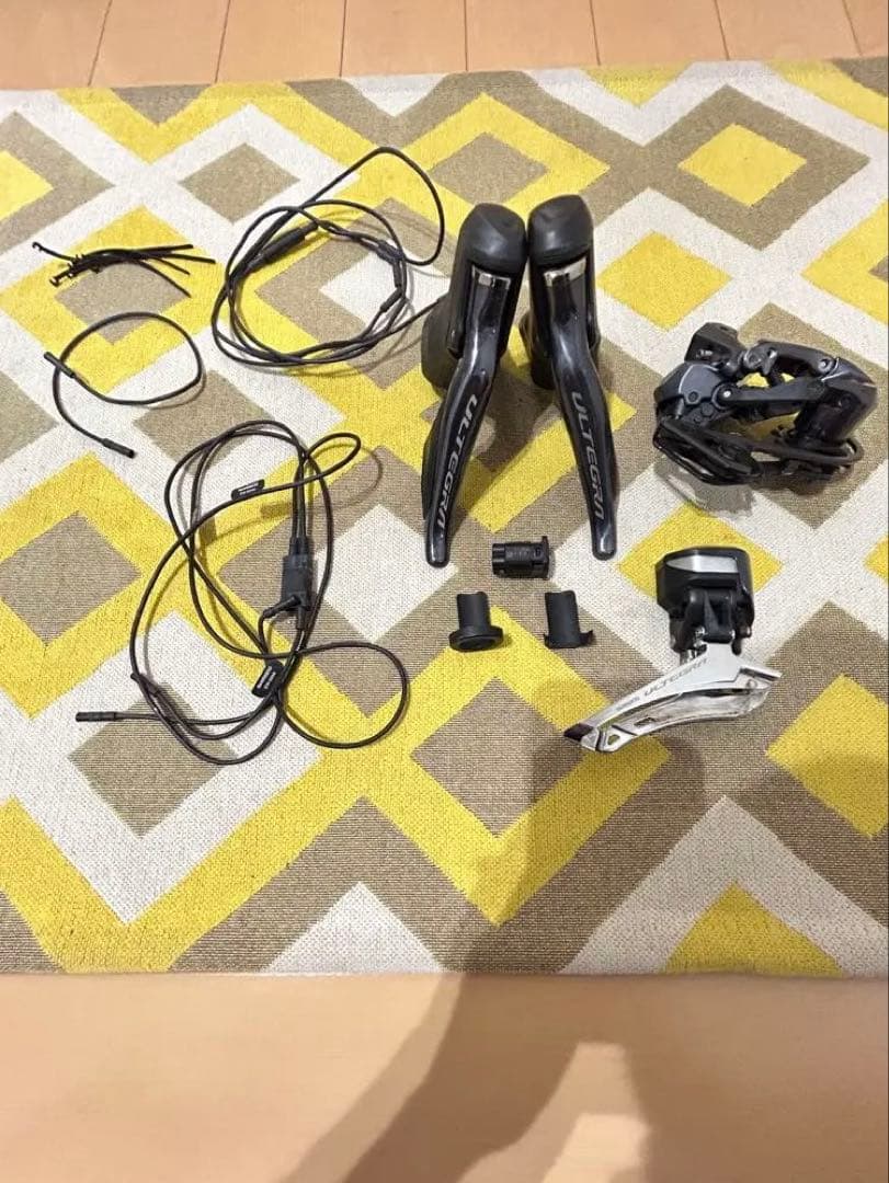 SHIMANO R8000系ULTEGRA Di2セット　油圧ブレーキ