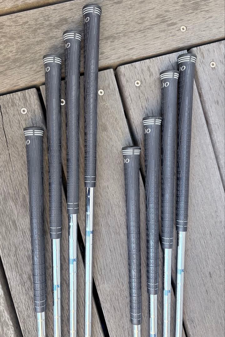 【中古】XXIO8 アイアンセット　８本　スチールR 　右利き　男性用