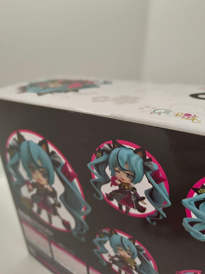 【キャラアニ限定】ねんどろいど 初音ミク 黒招きミクVer. 専用猫座布団つき