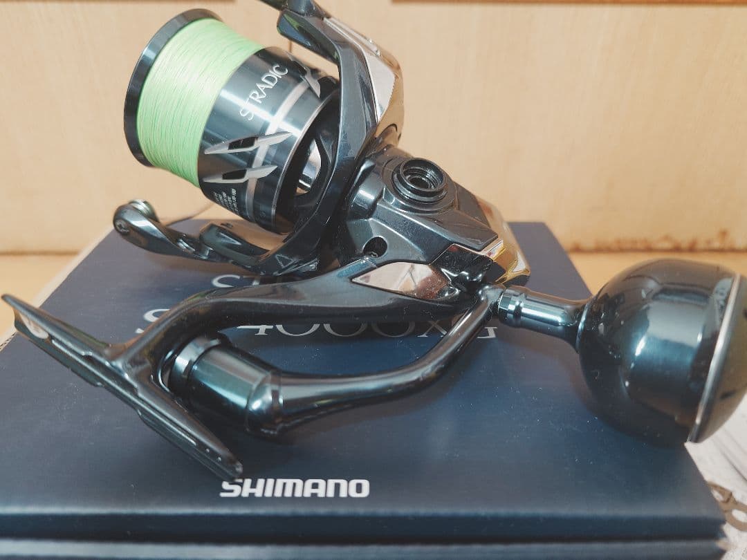 美品★SHIMANO 24 STRADIC SW 4000XG スピニングリール