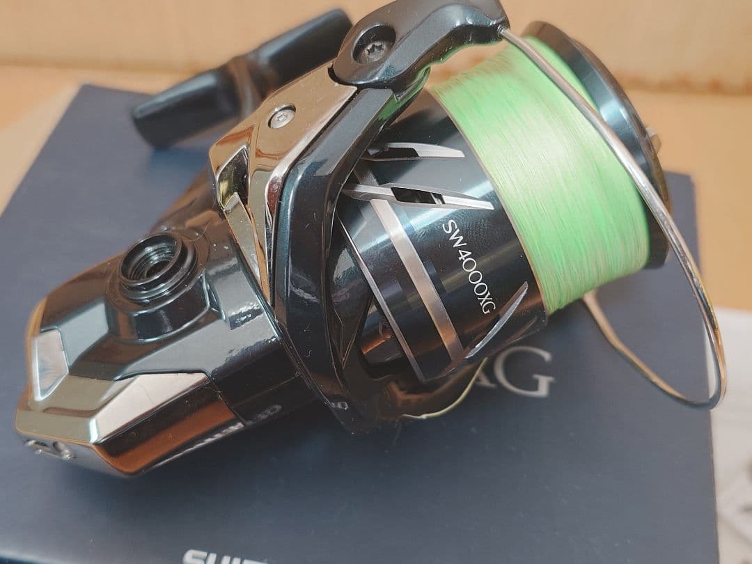 美品★SHIMANO 24 STRADIC SW 4000XG スピニングリール