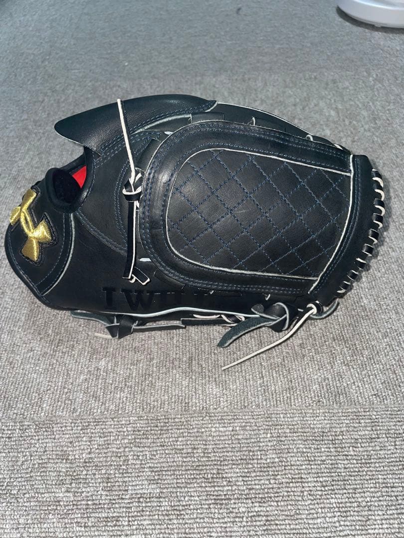 新品未使用　アンダーアーマー　硬式投手用グローブ