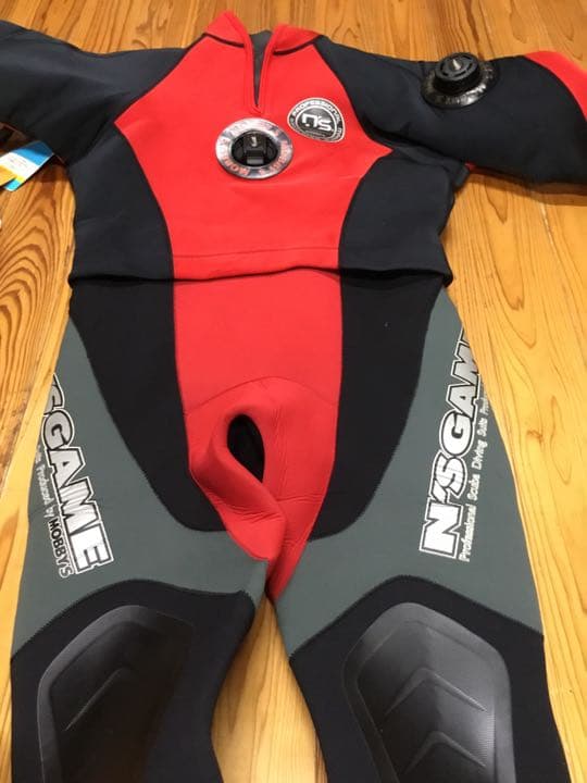 ダイビングスーツ