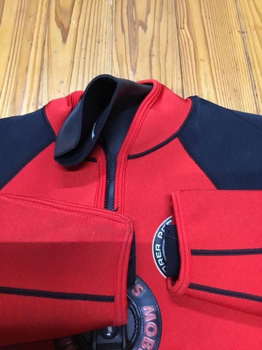 ダイビングスーツ