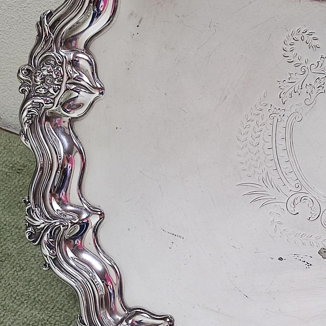 英国　シルバープレート　ギャラリートレイ　サルヴァ　3つ足　1904年