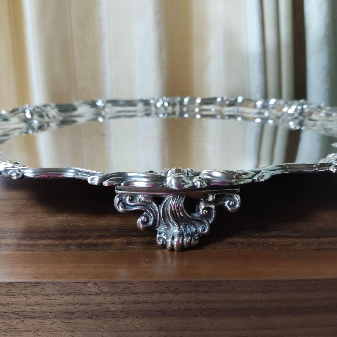 英国　シルバープレート　ギャラリートレイ　サルヴァ　3つ足　1904年