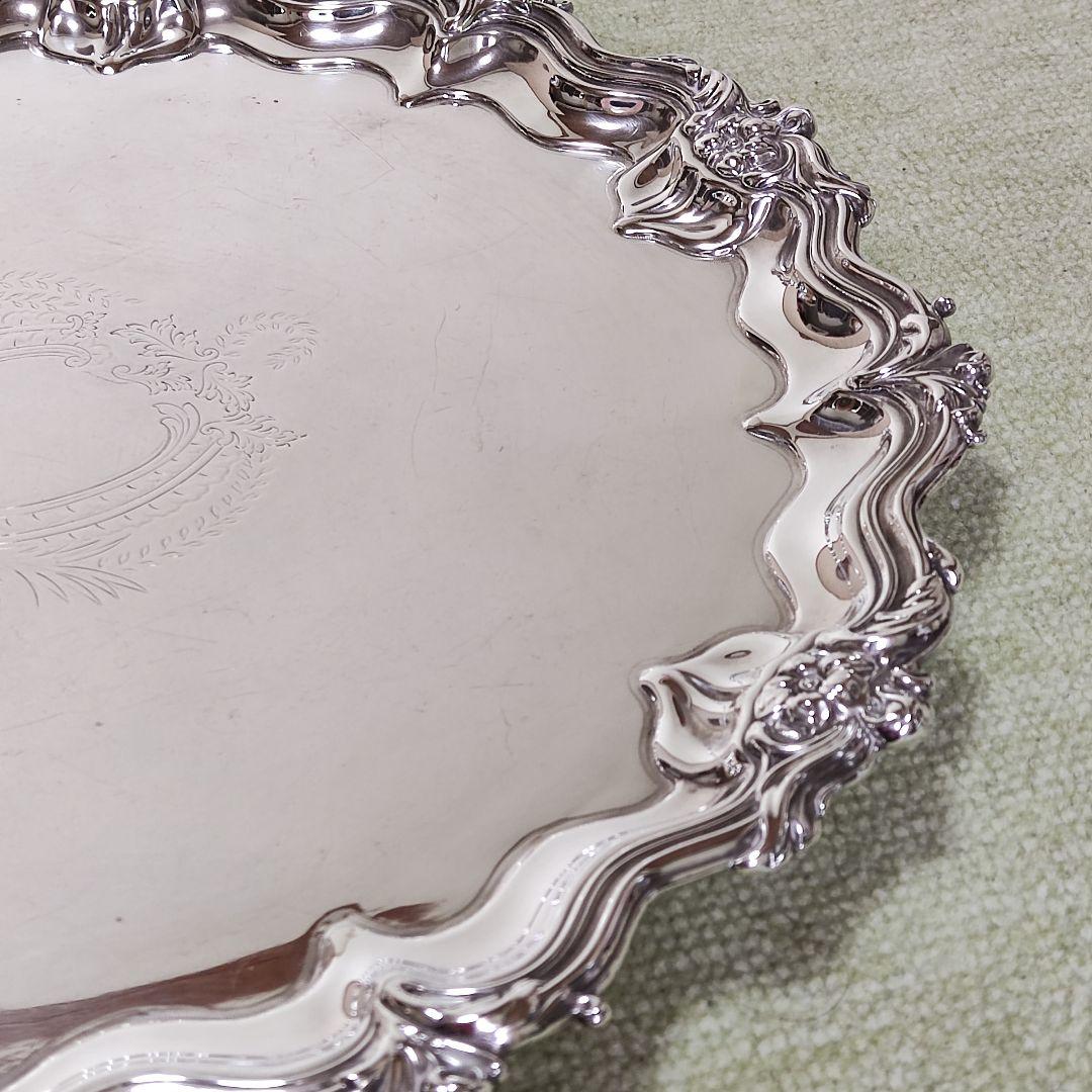 英国　シルバープレート　ギャラリートレイ　サルヴァ　3つ足　1904年