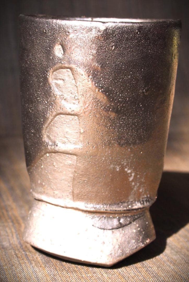 人気作家★隠崎隆一【師：人間国宝　伊勢崎淳】★銀彩麦酒器