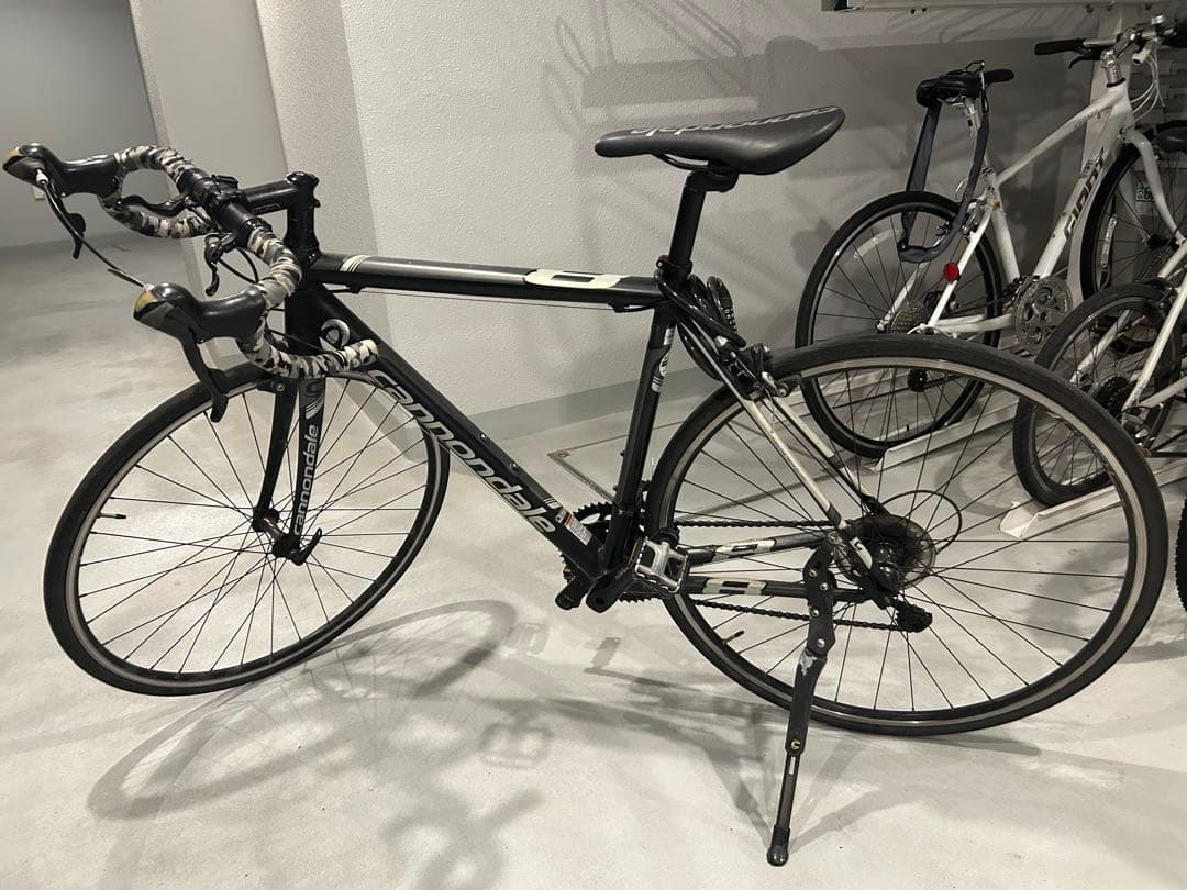 スポーツロードバイク カーボンフレーム　ブラック