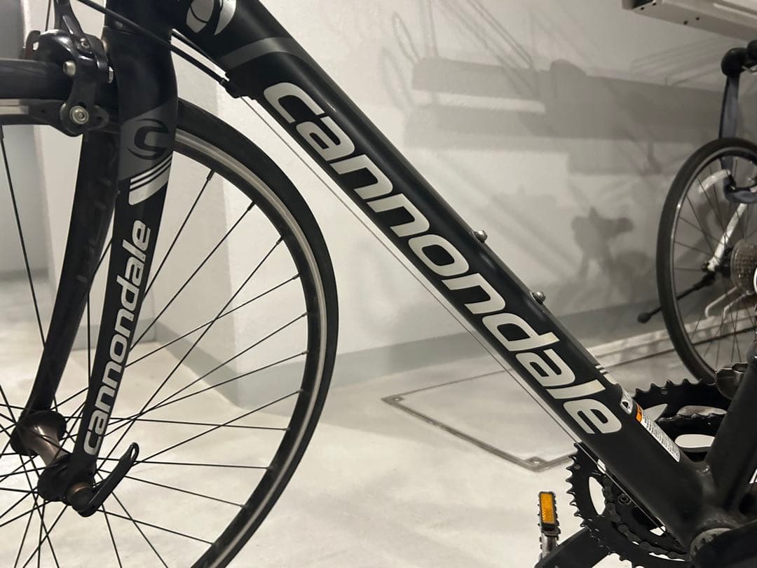 スポーツロードバイク カーボンフレーム　ブラック