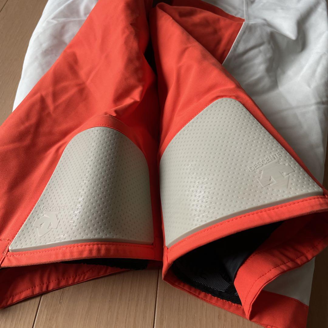 デサントDESCENTEスキーウェア　上下セット　デモチーム　中古　サイズL