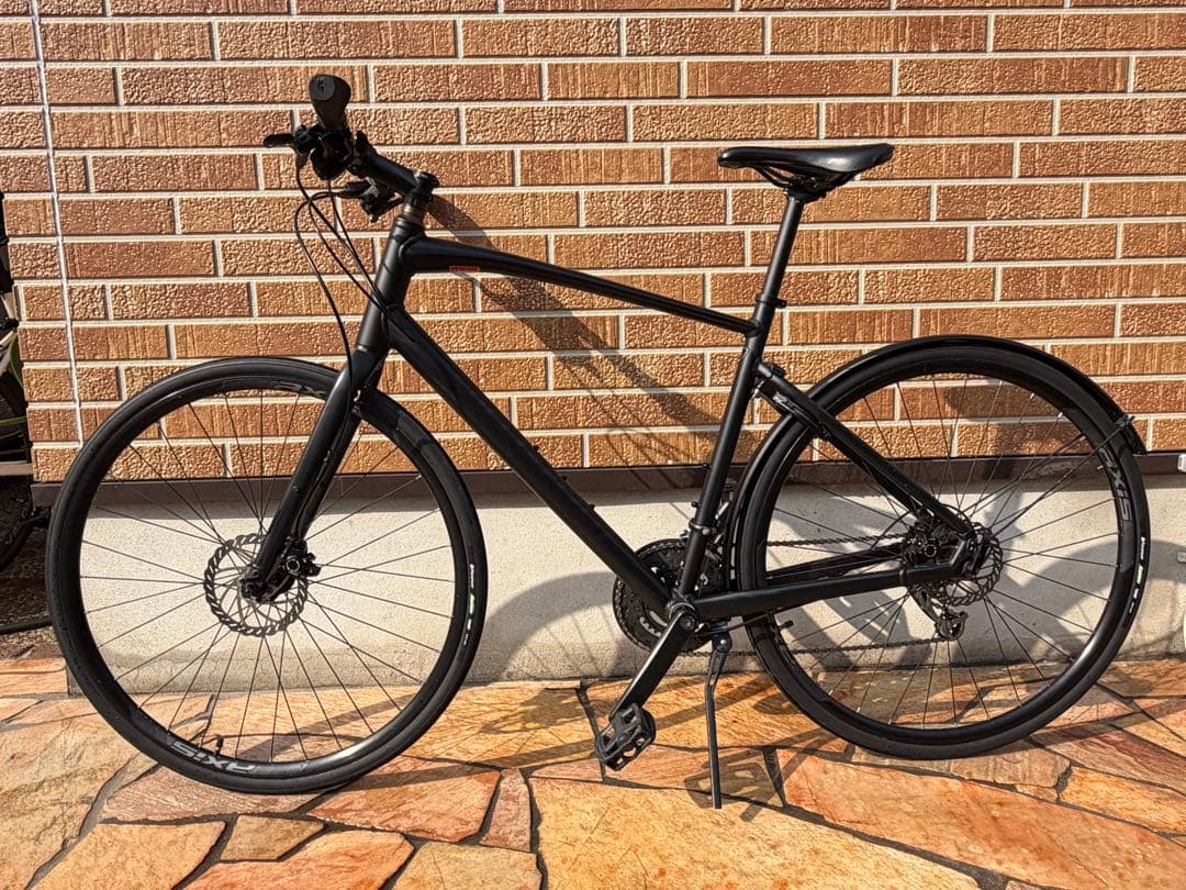 スペシャライズド　クロスバイクSirrus シラス　2.0 Ｌサイズ 2022年