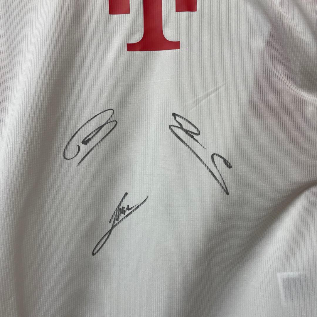 バイエルンサイン入りユニフォーム