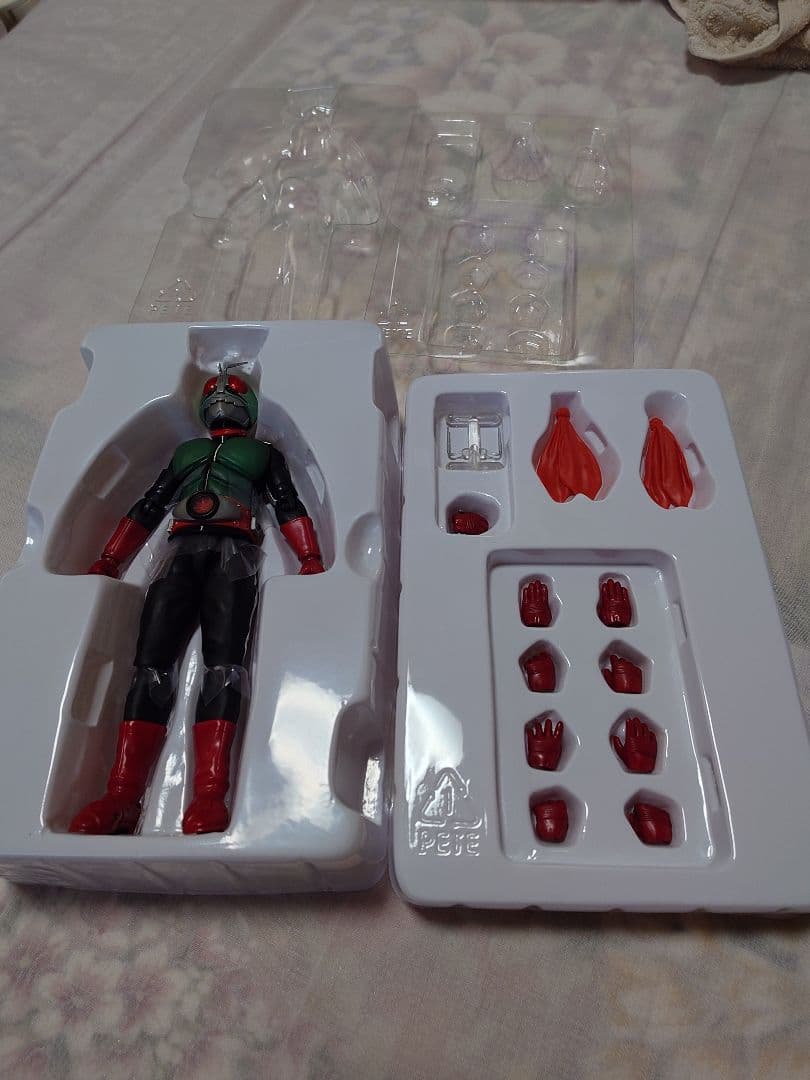 S.H.フィギュアーツ 真骨彫製法 仮面ライダー新1号・新2号 保護シート付き