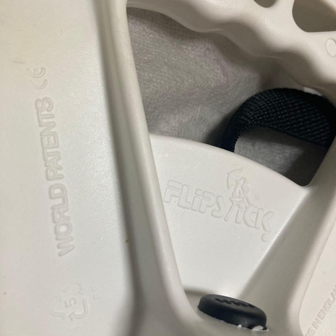 試着のみFLIPSTICK アウトドアチェア 低反発クッション付黒✖️白　英国製