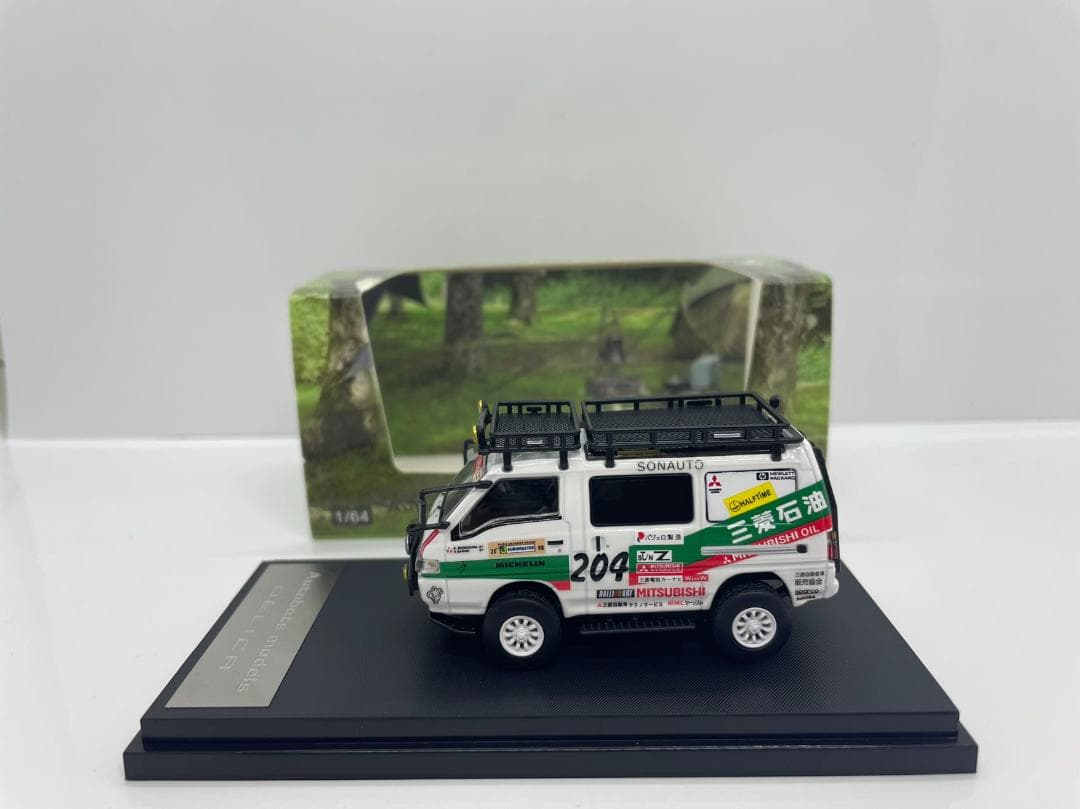 801-330　Autobots 1/64 三菱 デリカ #204 三菱石油