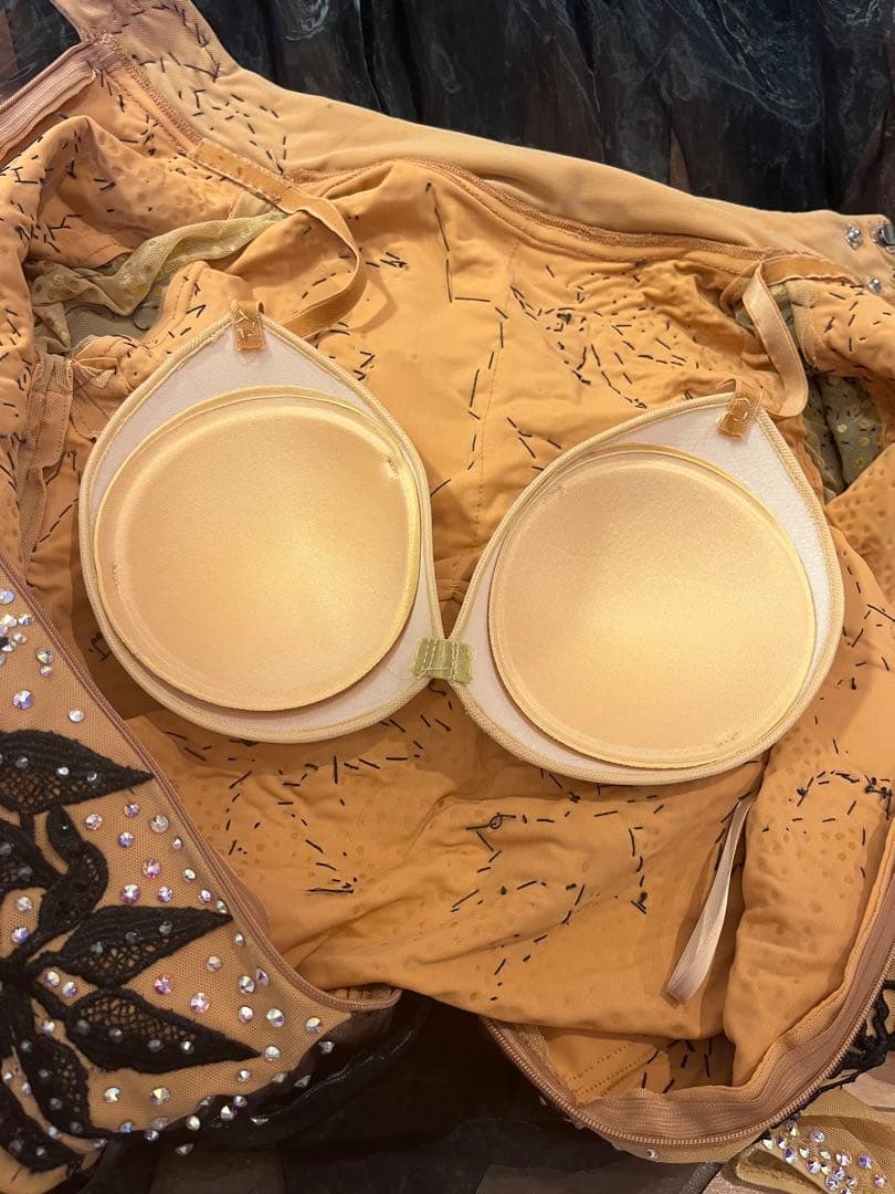 社交ダンス　ドレス　オーダードレスショップフェリシア　プロ着用　スタンダード