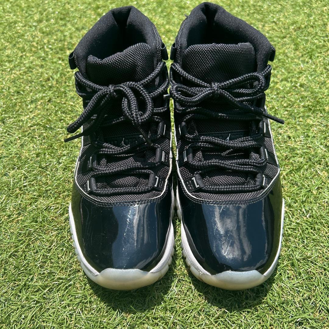 希少エアジョーダン 11 ブラック/ホワイトサイズ UK7