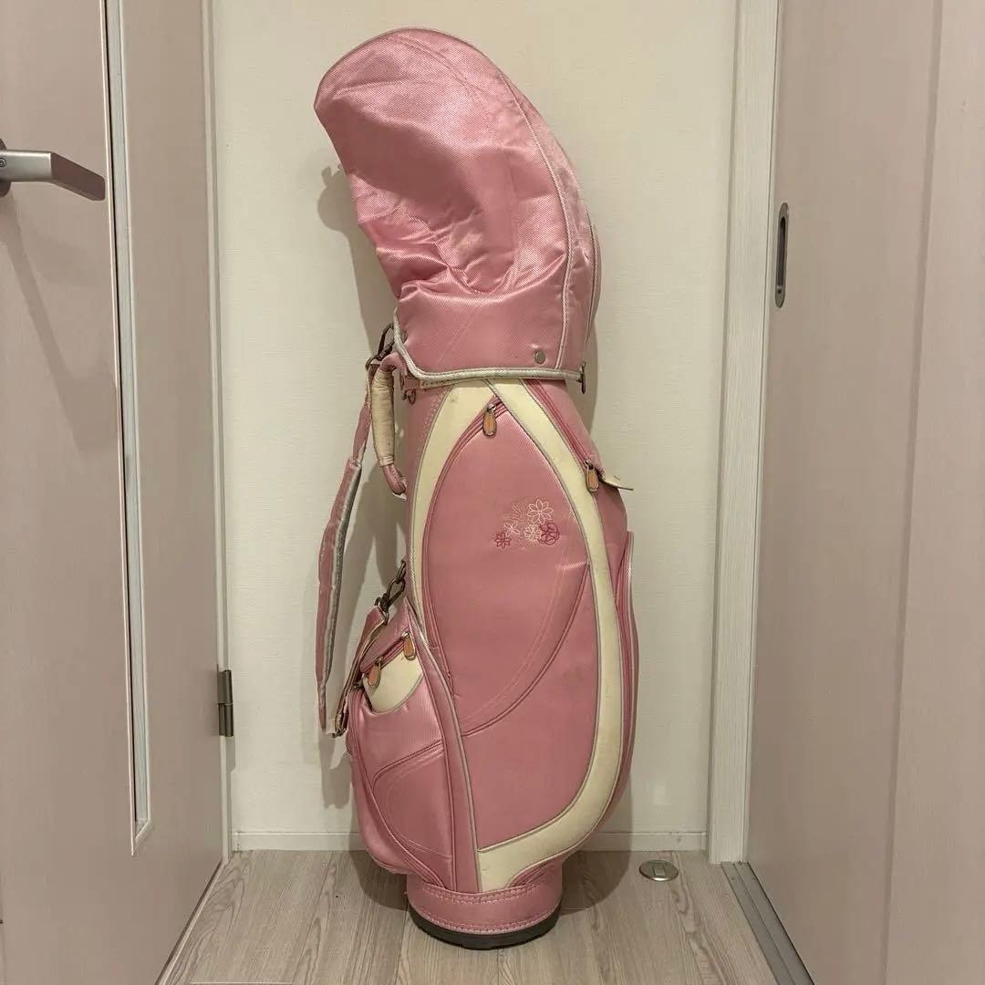 ピンク フード付きゴルフバッグ