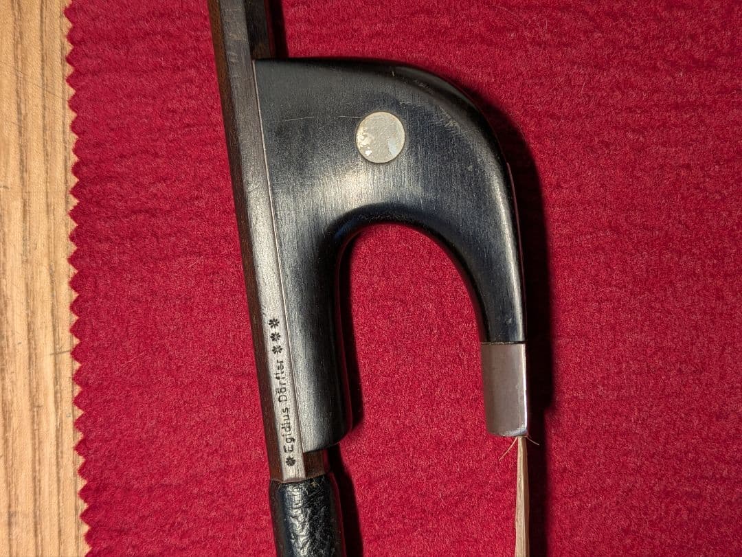 コントラバス弓　*Egidius Dörflar***