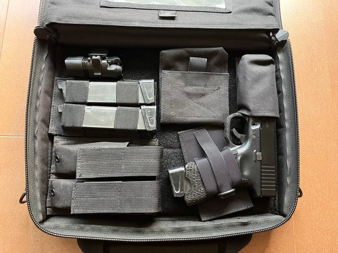 マルイGlock 17+ BLACK HAWKレッグホルスター+ウエポンライト