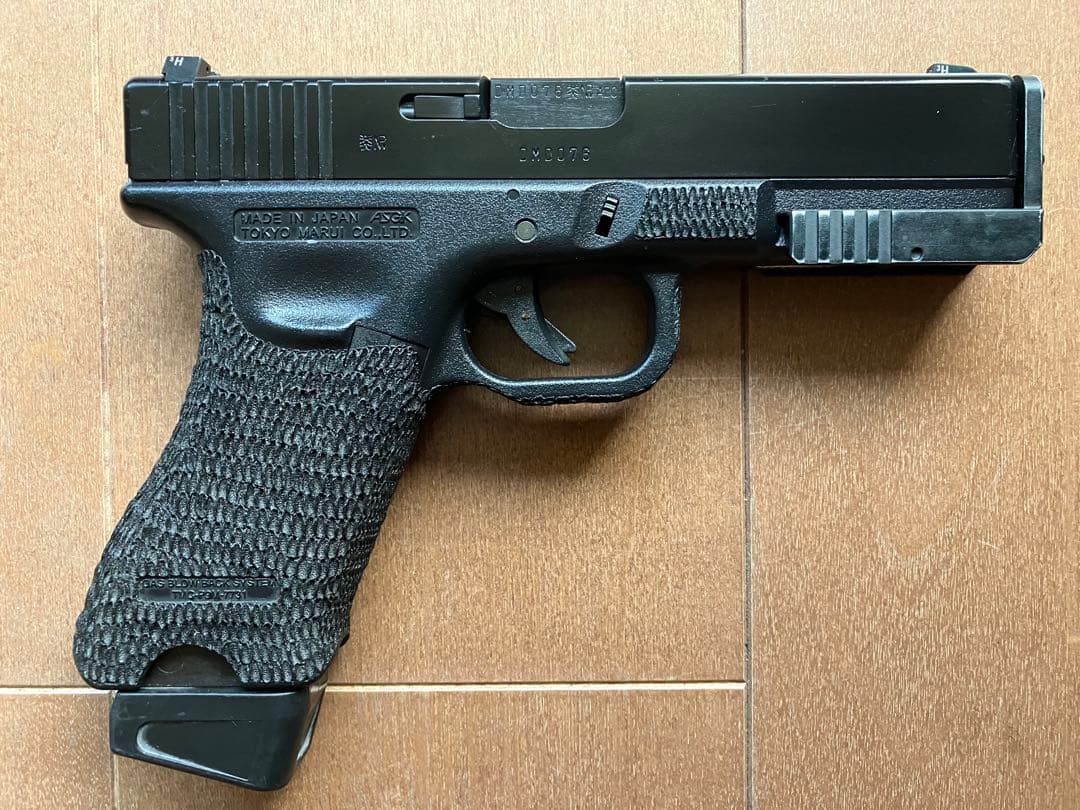 マルイGlock 17+ BLACK HAWKレッグホルスター+ウエポンライト