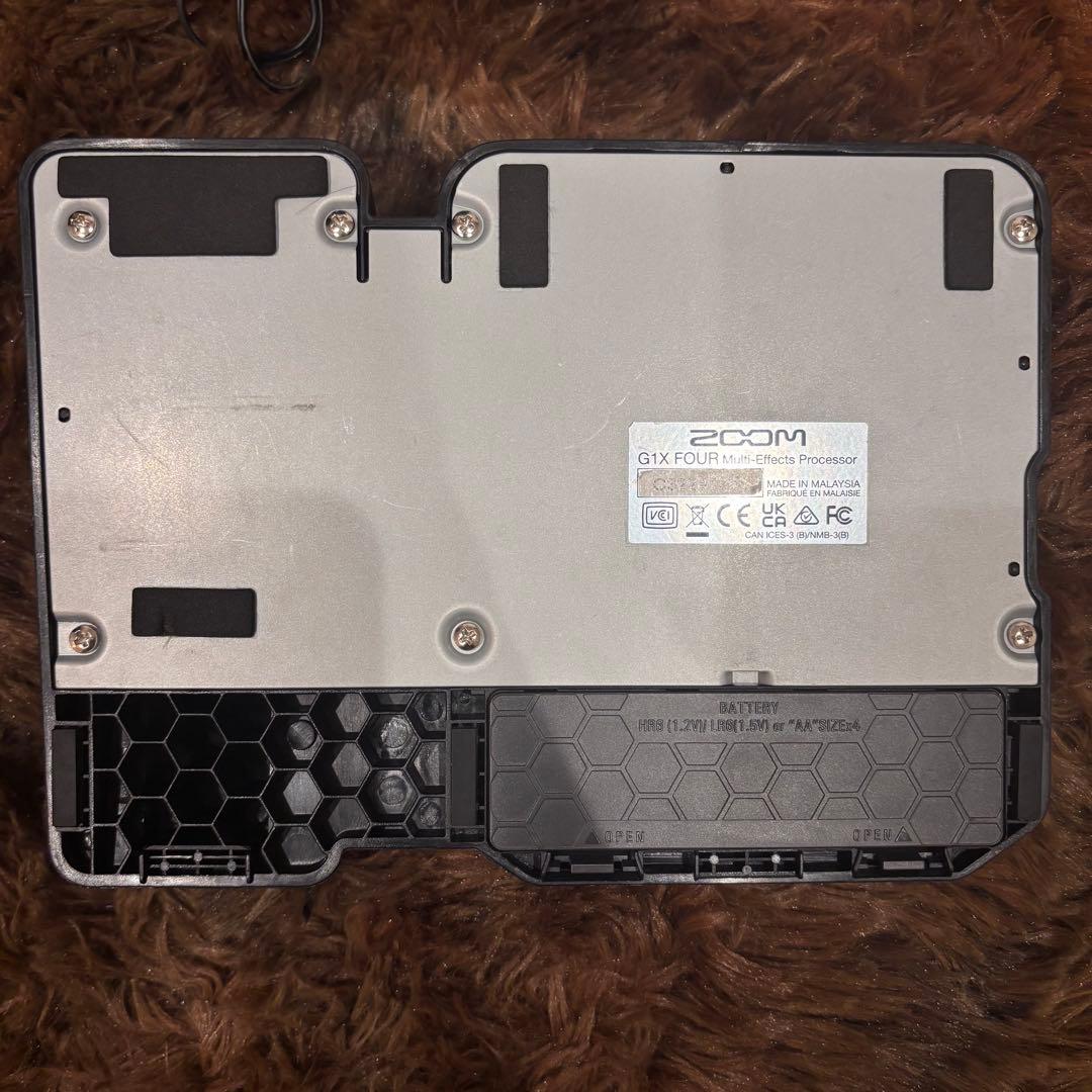 ZOOM G1X FOUR ギターエフェクター