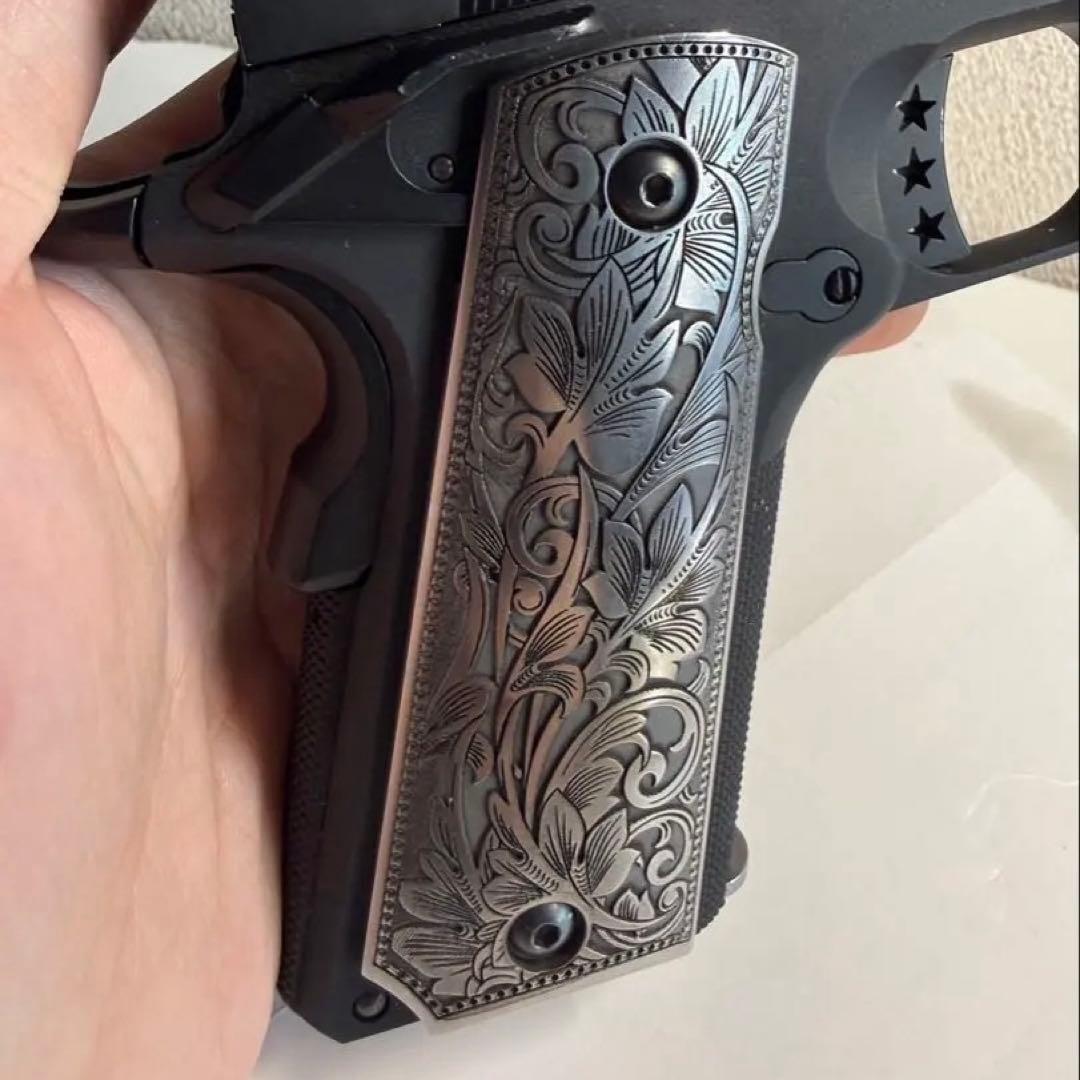 エングレーブ装飾のトイガングリップ