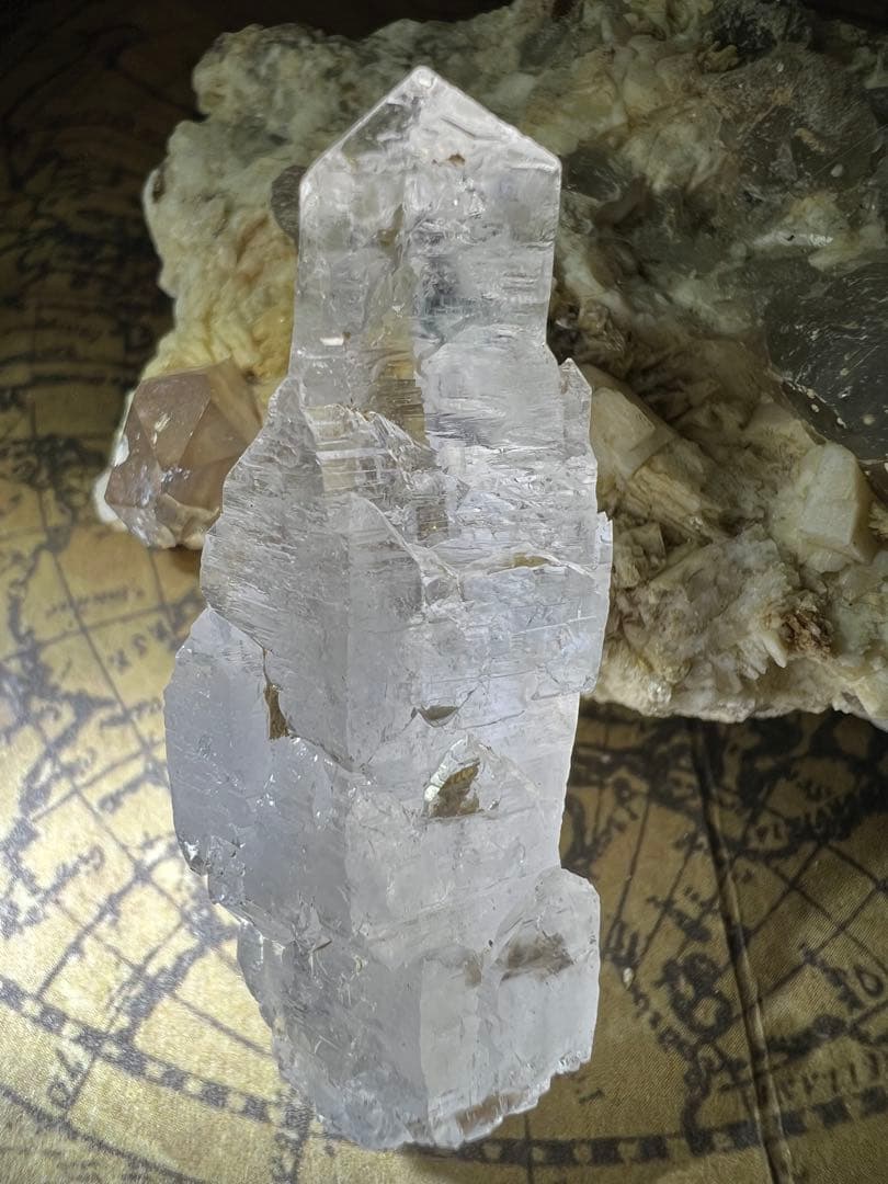 龍脈の精髄 エレスチャル水晶ポイント 保護猫支援