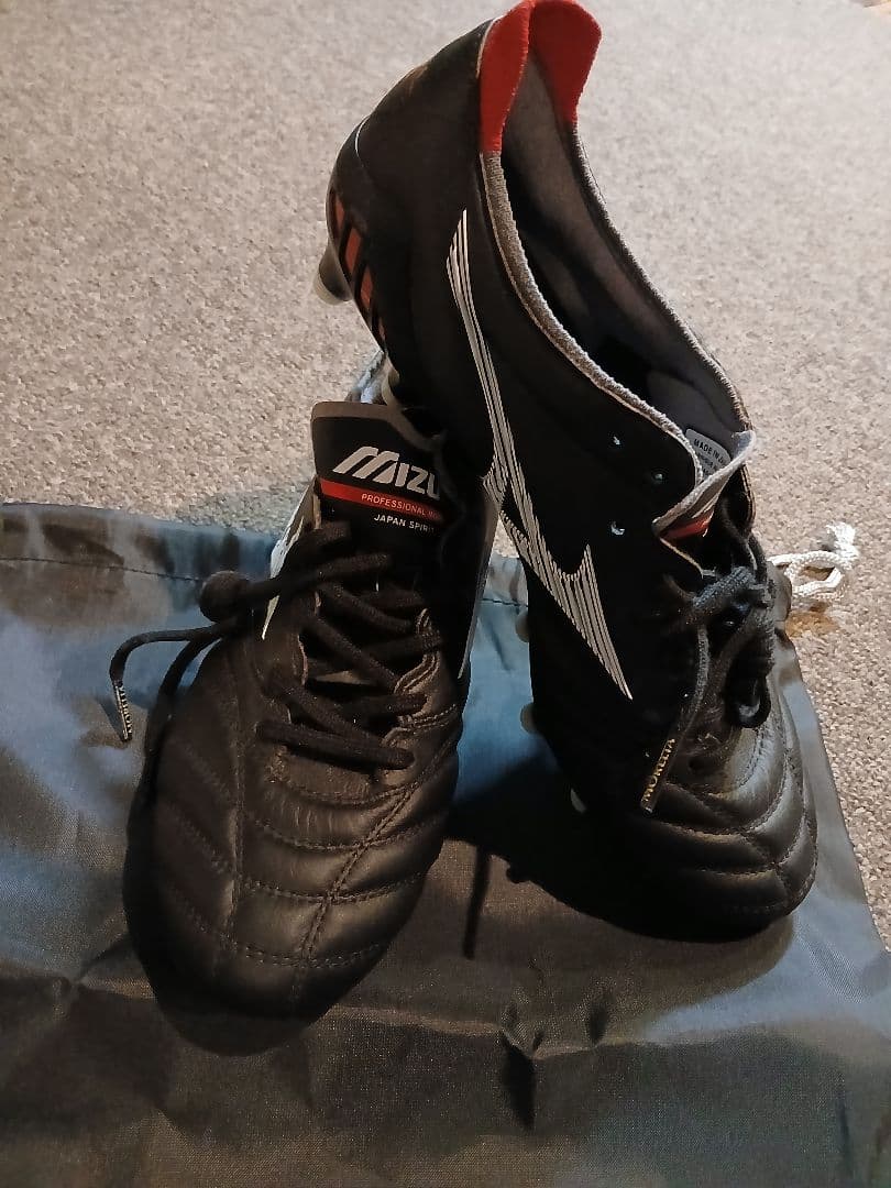 ミズノモレリアネオ4　黒