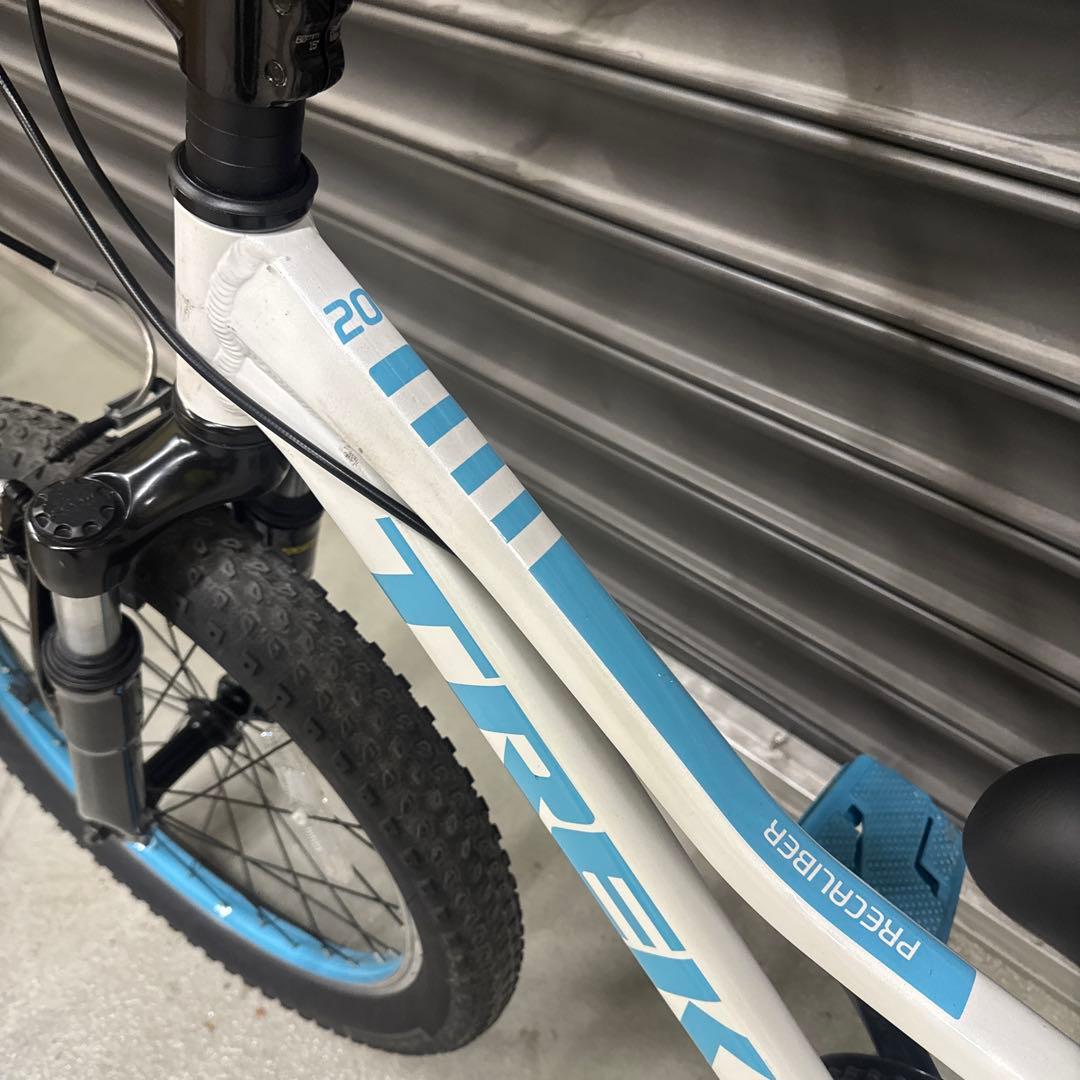 トレック　『PRECALIBER 20』　ホワイト/ミズイロ