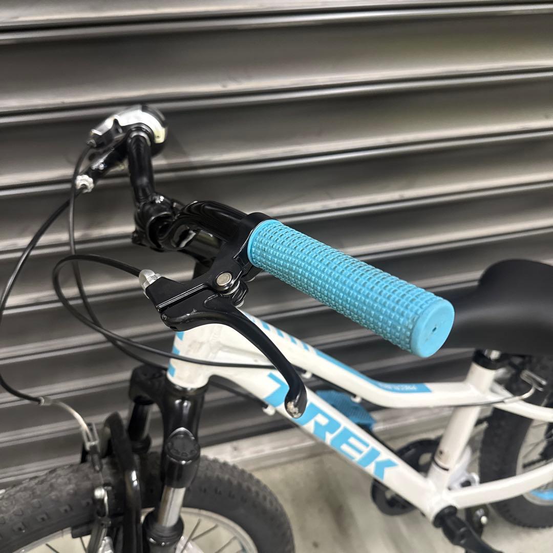 トレック　『PRECALIBER 20』　ホワイト/ミズイロ