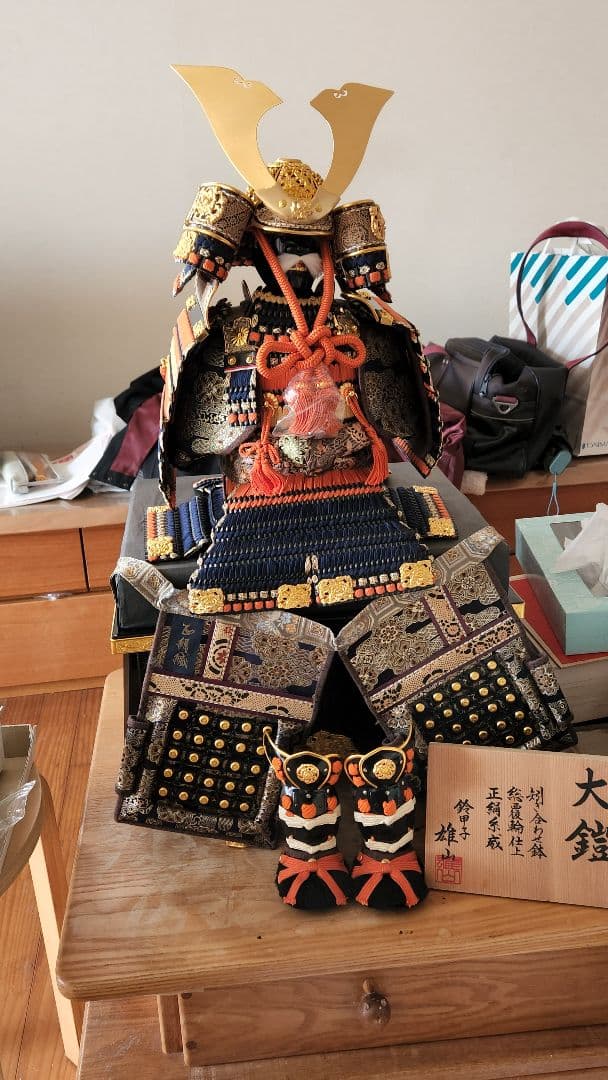 鈴甲子雄山の10号鎧、ジャンク扱いで出品。鍬形は24金張り。特別値引き