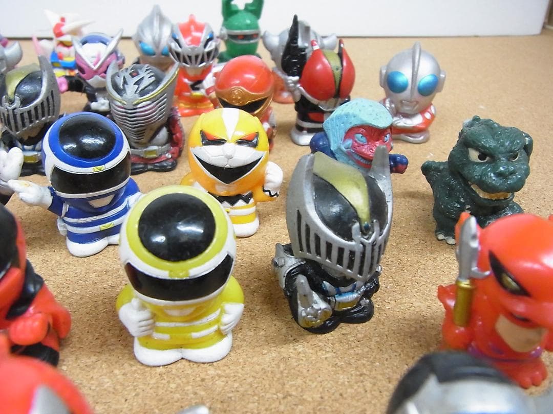 指人形　戦隊　ゴジラ　ドロンジョ　ガンダム　ウルトラマン