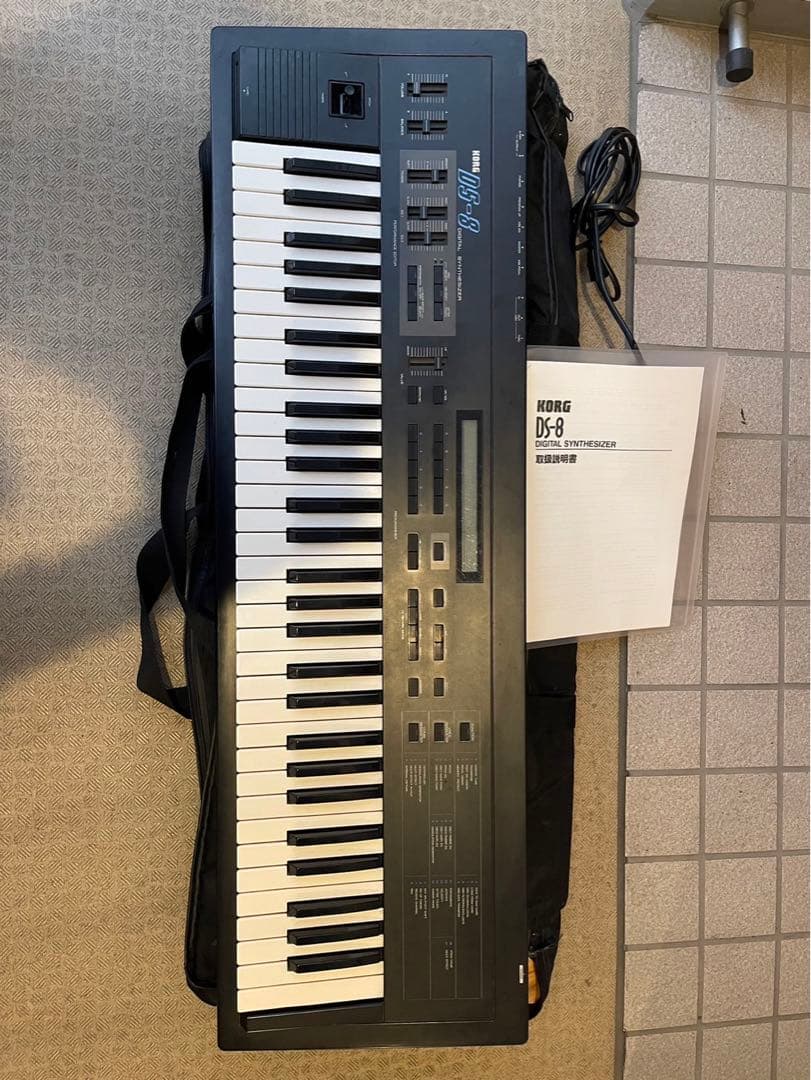 電子ピアノ　シンセサイザー　KORG DS-8