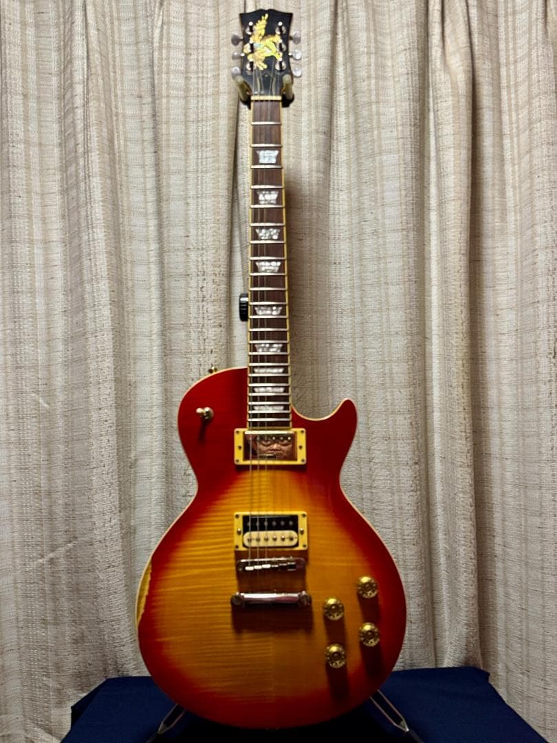 B*1様 メーカー不明ペガサスインレイ Les paul Model！