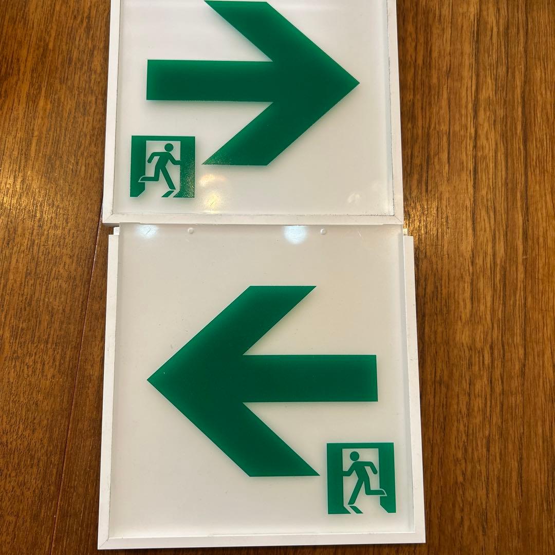 パナソニック C級LED誘導灯、適合表示板　 2023年製