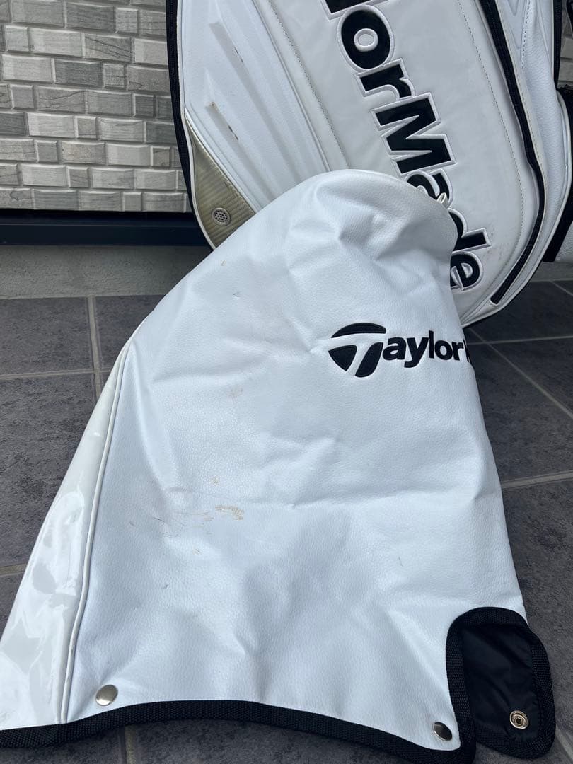 TaylorMade ホワイトキャディバッグ