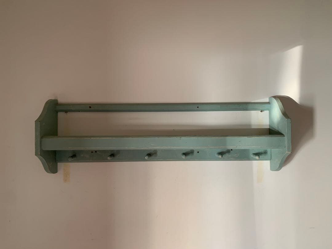 イギリスアンティーク木製壁掛けシェルフ　 お好きなカラーに塗ってシックにも！