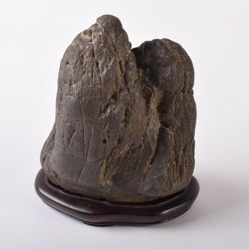 天然石　鑑賞石　太湖石　霊壁石　置物　重さ約1.2㎏　唐木台付　C　7247